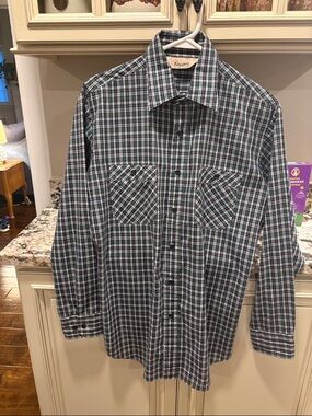 Vintage Kingsport Men's Green Plaid Button-Up Shirt